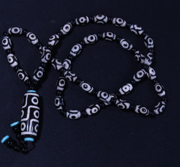Nine eyes pearl necklace-173
